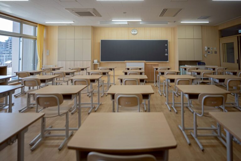 LINE_ALBUM_葛飾区立二上小学校建築工事_260420_2